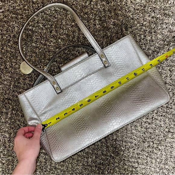 Anne Klein Silver Scale Leather Shoulder Bag - Picture 6 of 8
